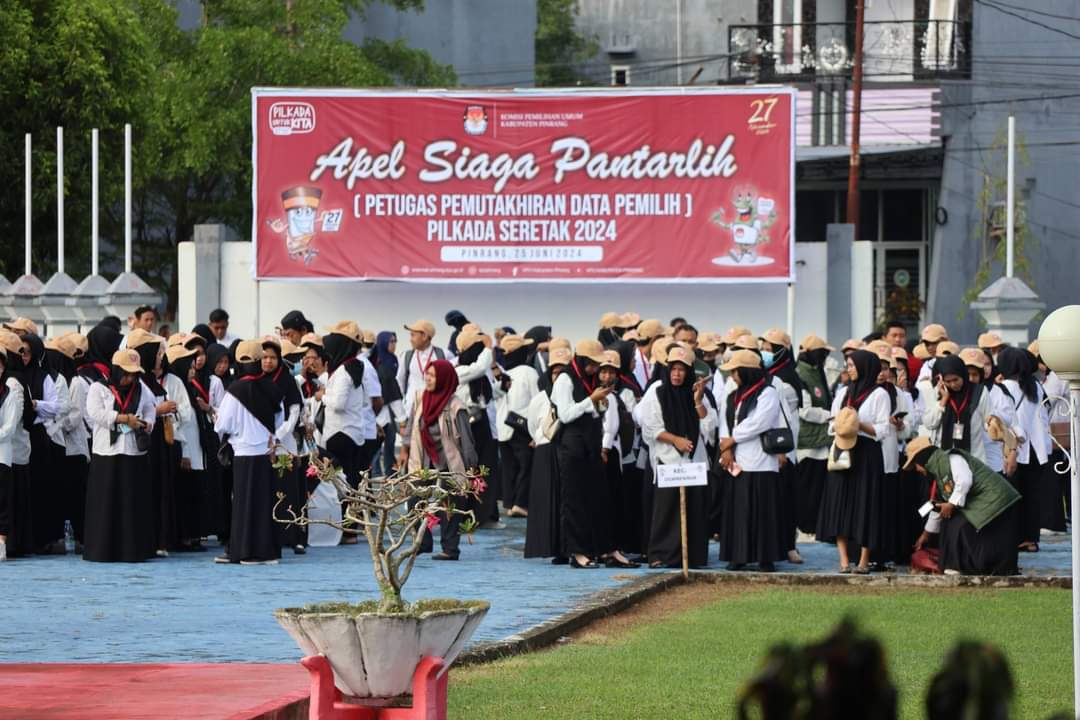 KPU Pinrang Lepas 1.161 Petugas Pantarlih, Pj Bupati Ahmadi Akil Harap Partisipasi Masyarakat di Pilkada Meningkat