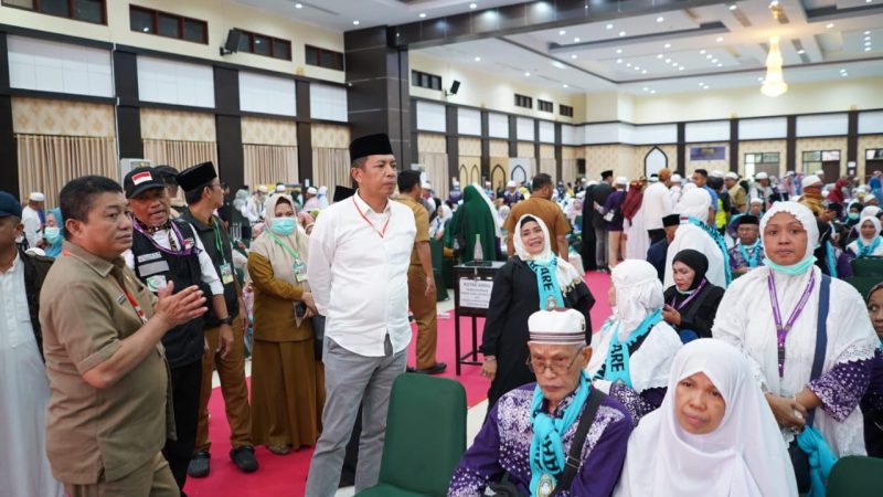 Ketua DPRD Parepare Dampingi Pj Wali Kota Sambut 134 Jemaah Haji di Sudiang