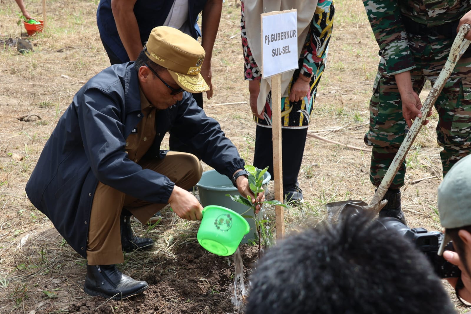 Pj Bupati Ahmadi Akil Dampingi Pj Gubernur Prof Zudan saat Kunker di Pinrang