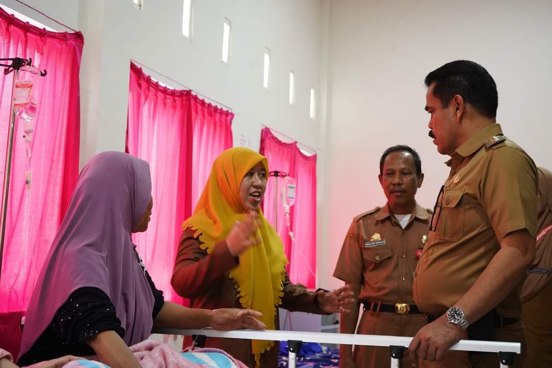 Pj Bupati Ahmadi Akil Kunjungi Sekolah dan Rumah Sakit