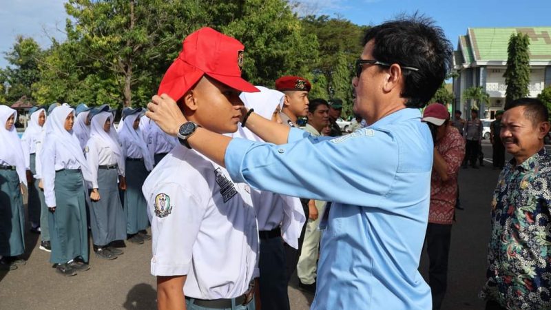 Latihan Paskibraka Pinrang Dimulai, Sekda Pasangkan Atribut