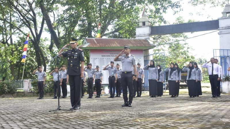 Refleksi Diri Momen Hari Pengayoman, Rutan Pinrang Ziarah Tabur Bunga di TMP Palia