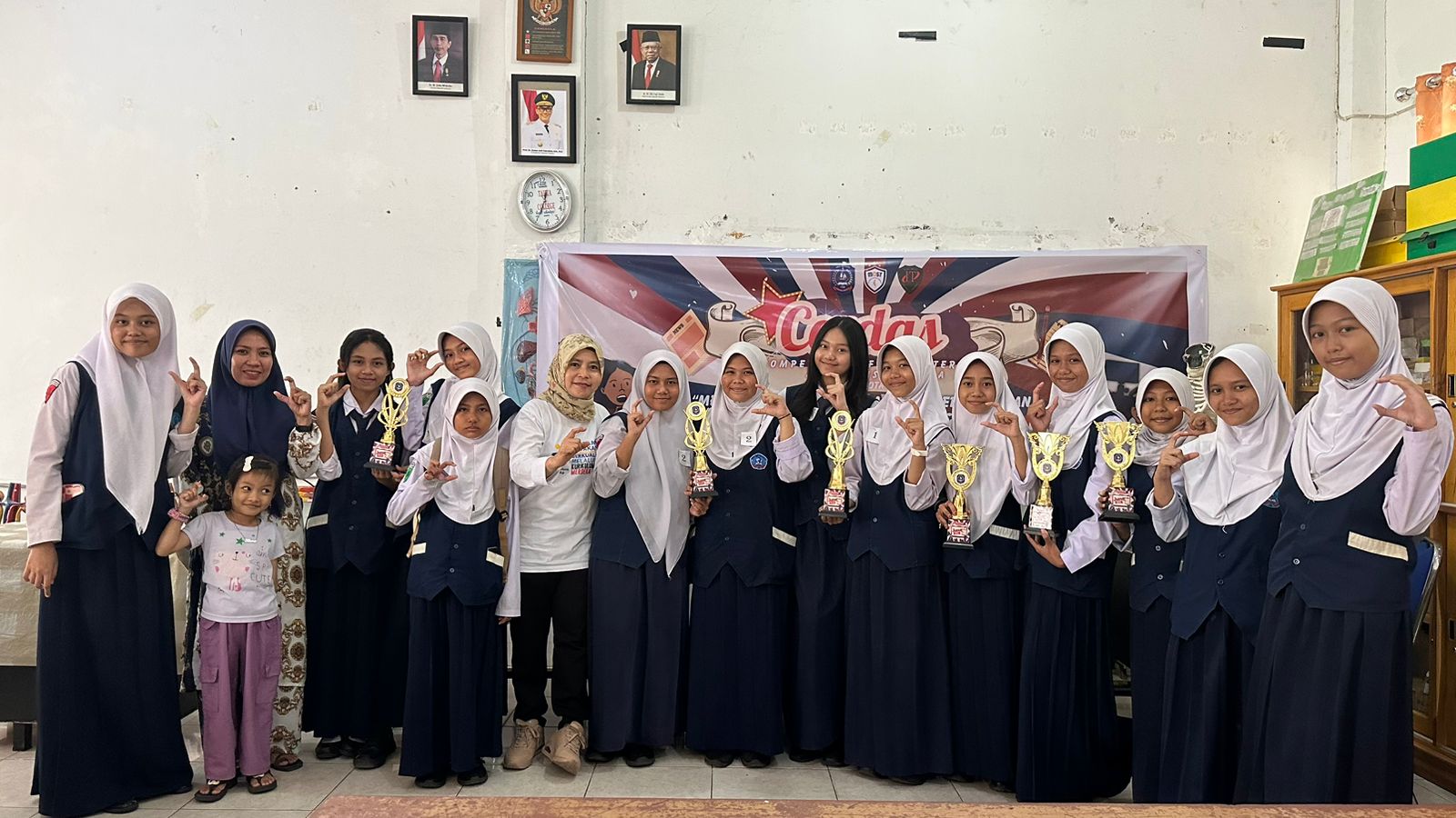 Tampil Terbaik, Siswa SMP 2 Parepare Sapu Bersih Juara 1 Lomba Presenter dan Jurnalistik Tingkat SMP