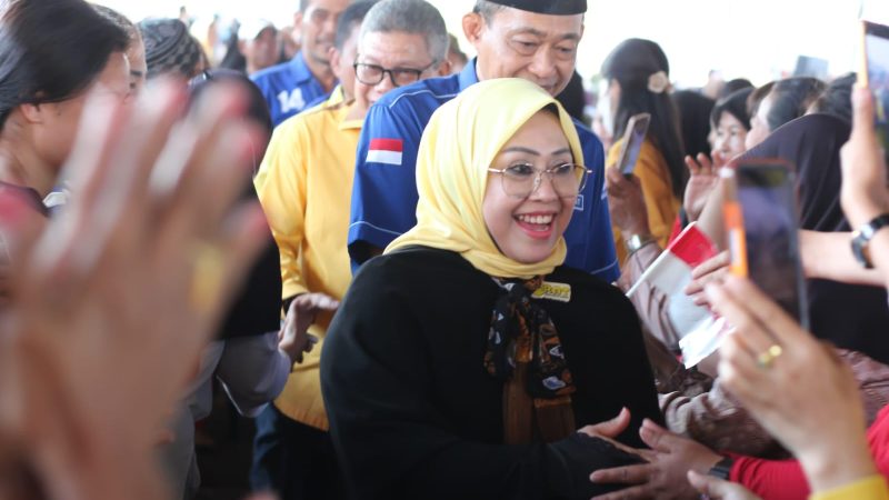 Erat-Bersalam Terima B1 KWK Golkar, Erna Rasyid: Tidak Akan Saya Sia-siakan Amanah Ini