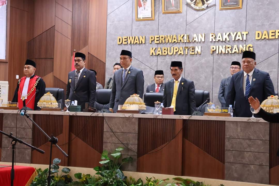 Pj Bupati Ahmadi Akil Hadiri Pelantikan Anggota DPRD Pinrang