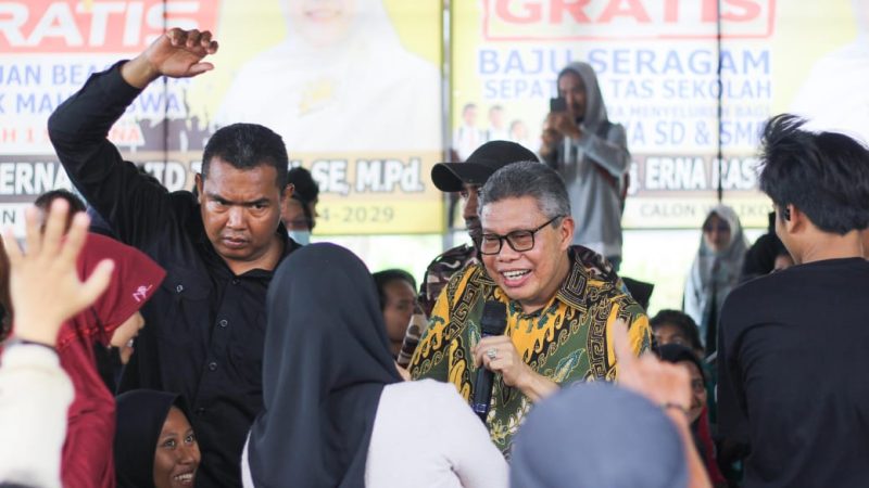 Sosok Taufan Pawe Jadi Alasan Warga di Ujung Baru Dukung Erat Bersalam