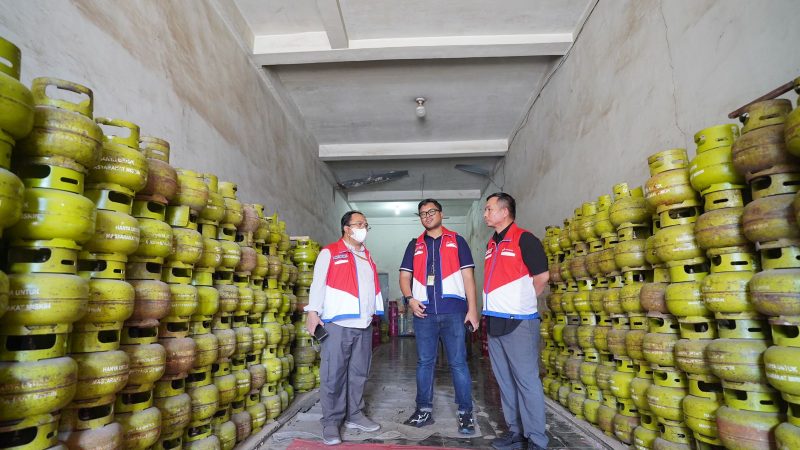 Pertamina Sulawesi bersama Pemda Sidak ke Pangkalan LPG 3 Kg, Pastikan Ketersediaan Stok dan Harga Sesuai HET