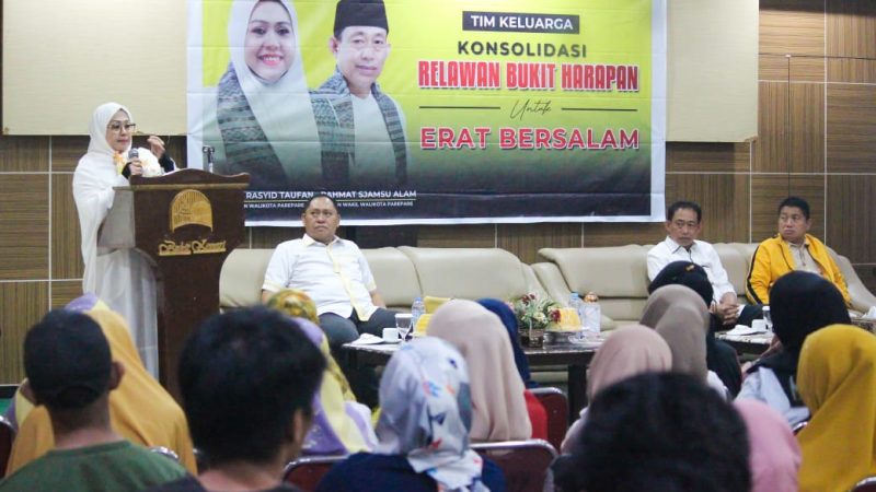 Lukman B Kady Yakini Erat Bersalam Pasangan Paling Mampu Lanjutkan Pembangunan Parepare