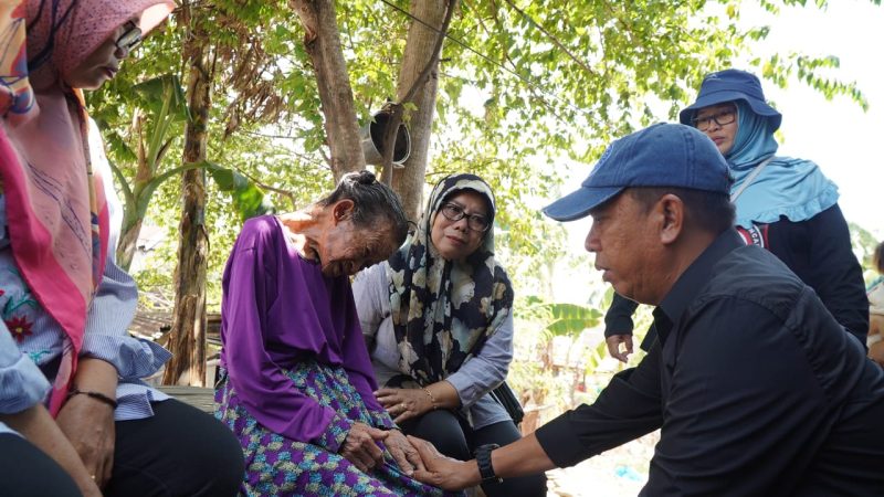 Pj Wali Kota Akbar Ali Kunjungi Warga Miskin di Bumi Harapan