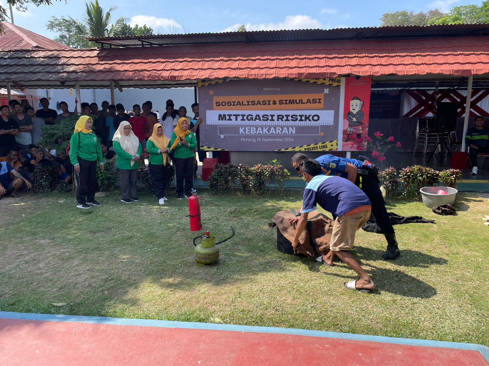 Rutan Pinrang Libatkan Damkar Gelar Simulasi Penanganan Kebakaran