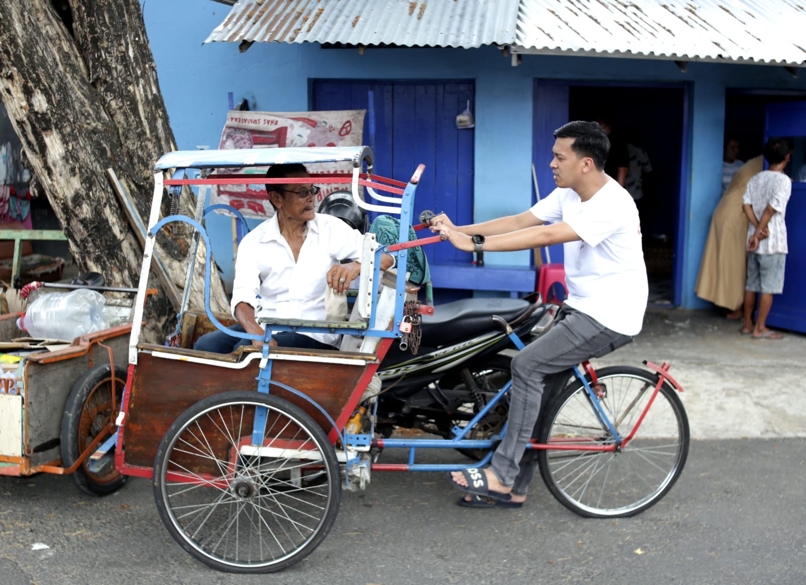 Pengayuh Becak di Parepare Curhat ke Cawalkot Nomor 1 ANH