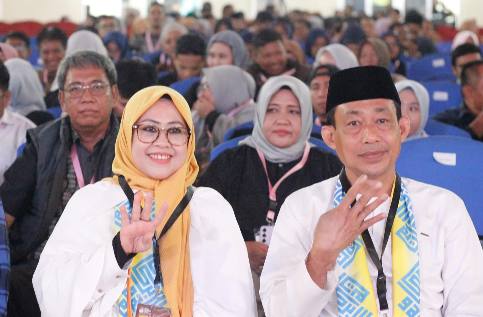 Tahapan Kampanye, Paslon Nomor 4 Erat Bersalam Siap Taati Aturan PKPU 13 Tahun 2024