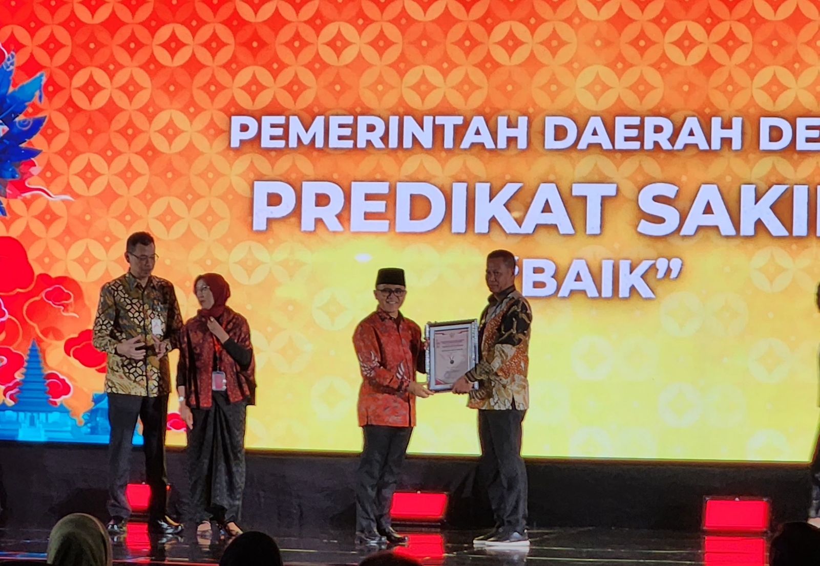 Pj Bupati Enrekang Terima Penghargaan Akuntabilitas Kinerja 2024 dari Menpan-RB