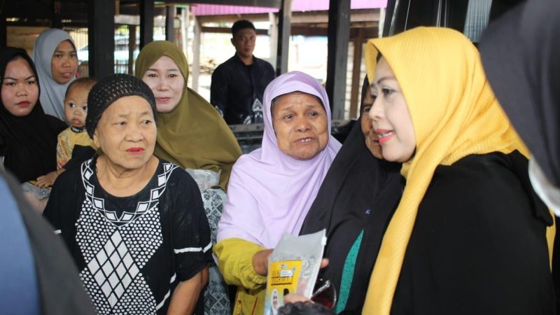 Ibu Aisyah Tutu Bernazar Puasa bila Erat Bersalam Menang