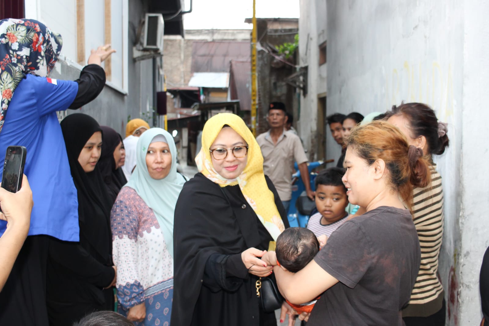 Blusukan di Kampung Baru, Erat Bersalam Pastikan Hadirkan 15 Komitmen untuk Kesejahteraan Masyarakat Parepare