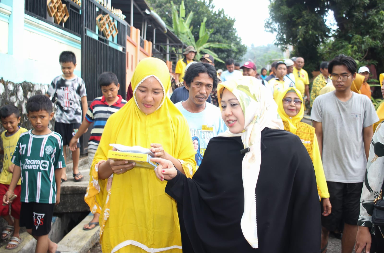 Tuai Simpati Warga, Erna Rasyid Taufan Dapat Doa dan Dukungan