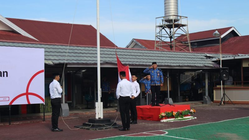 Warga Binaan Lapas IIA Parepare sebagai Pengibar Bendera Merah Putih Upacara Peringatan Hari Pahlawan Tahun 2024