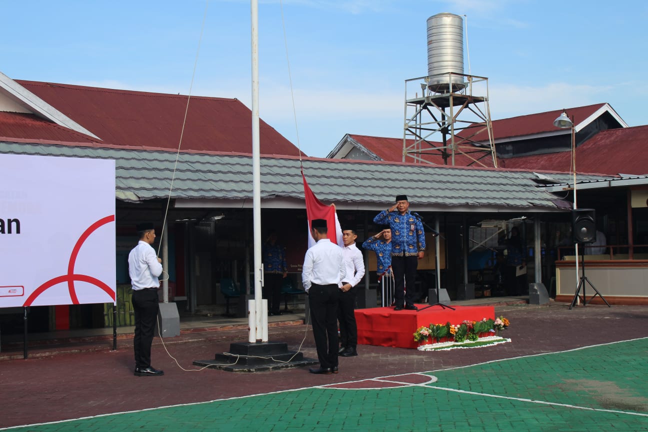 Warga Binaan Lapas IIA Parepare sebagai Pengibar Bendera Merah Putih Upacara Peringatan Hari Pahlawan Tahun 2024