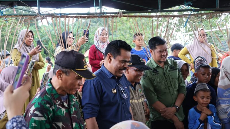 Bukti Kesyukuran, Pj Bupati Ahmadi Akil Hadiri Pesta Panen di Talabangi