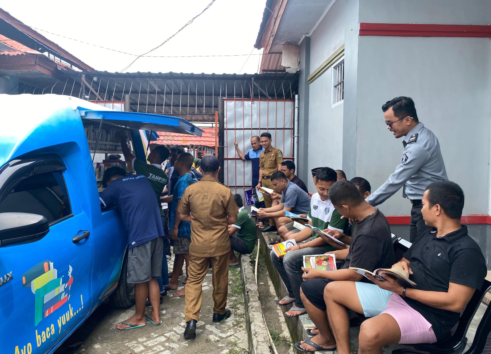 Warga Binaan Rutan Pinrang Antusias Kunjungi Layanan Perpustakaan Keliling