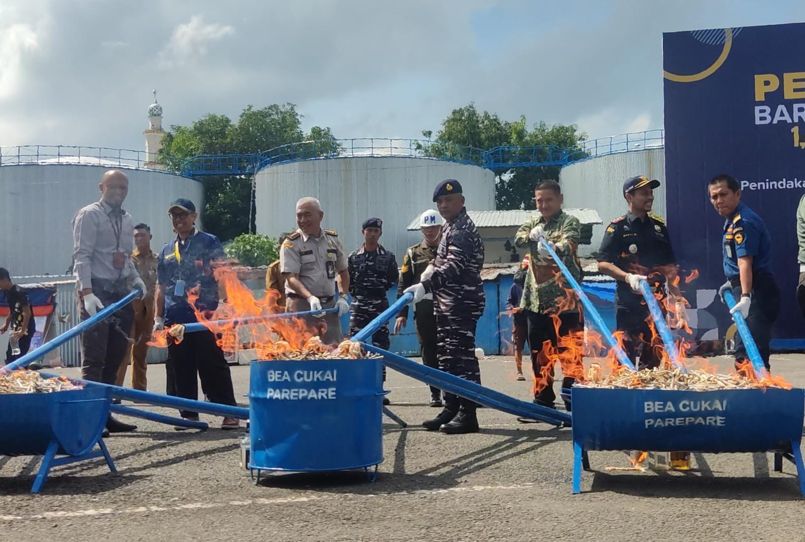 Bea Cukai Parepare Musnahkan 1.648.420 Batang Rokok Ilegal, 110.000 Gram Tembakau Iris, 398 Liter Miras, dan 8.093 Gram Barang Impor