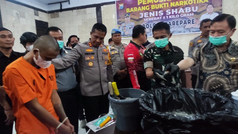 Polres Parepare Musnahkan 1 Kg Sabu Hasil Penangkapan di Pelabuhan