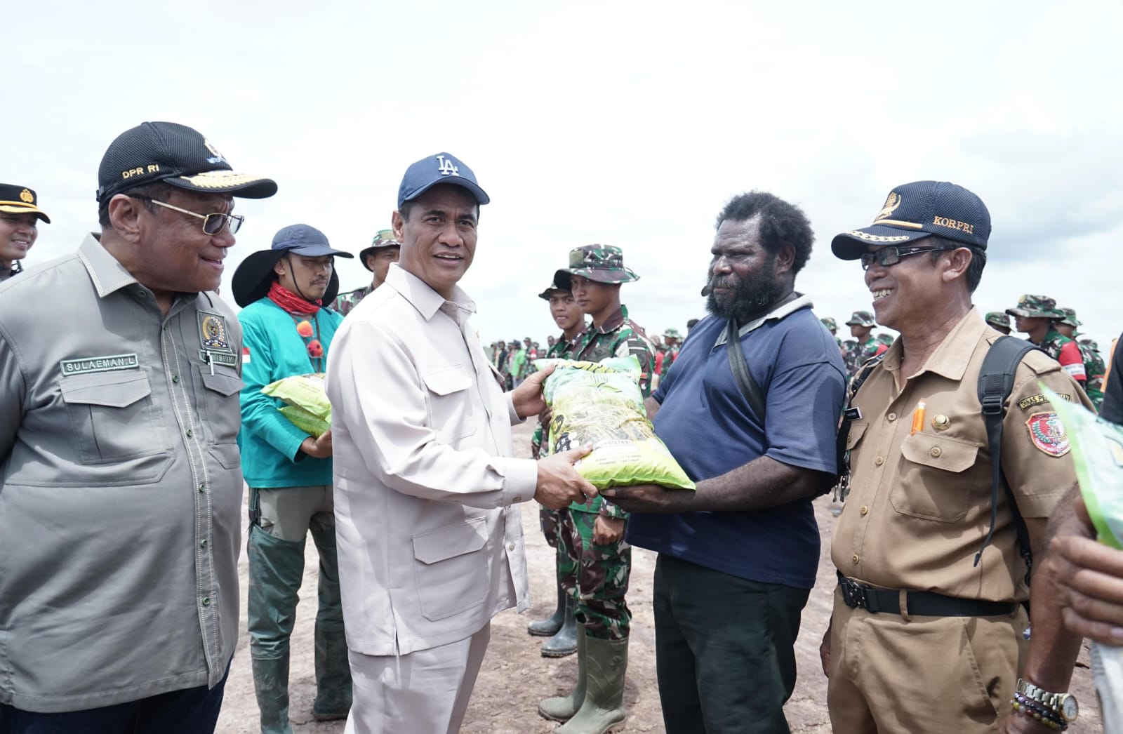 Mentan Amran Ajak Gotong Royong Wujudkan Swasembada Pangan dan Kesejahteraan Masyarakat Adat