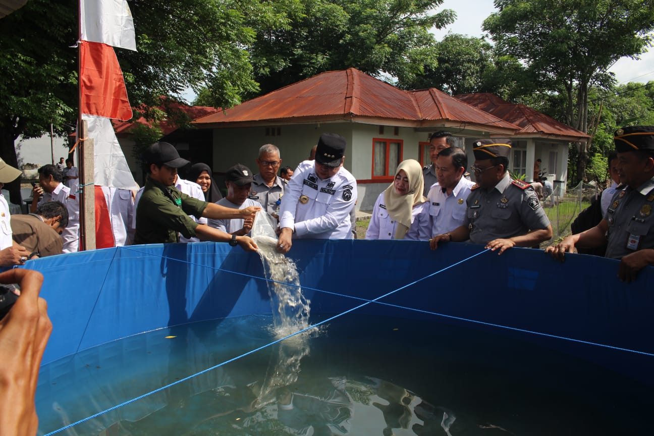 Lapas IIA Parepare Tanam Perdana Bibit Lombok Dilanjutkan Tebar Benih Ikan Lele Sangkuriang serta Ikan Nila bersama Pj Walikota Parepare