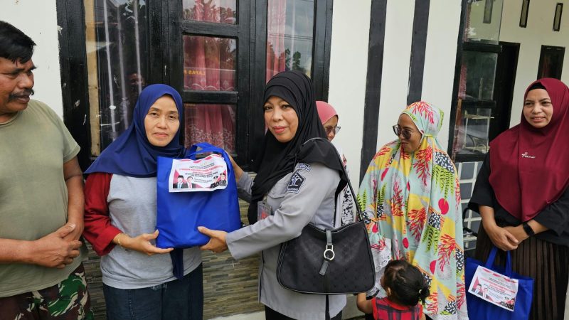 Lapas Kelas IIA Parepare Salurkan Bantuan Sosial untuk Warga Terdampak Banjir di Sekitar Lapas