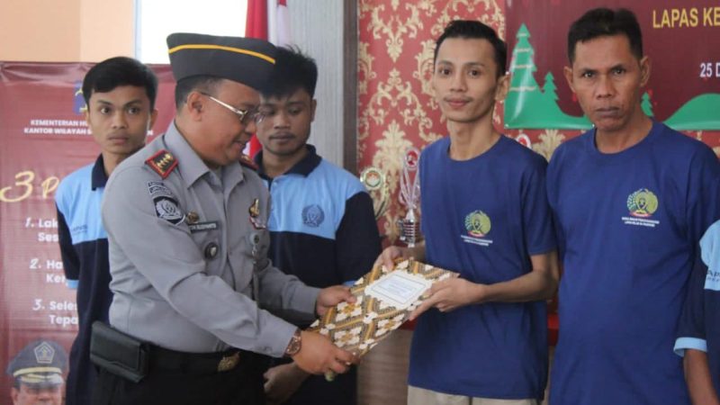 10 WBP Lapas Parepare Terima Remisi Khusus Natal 2024