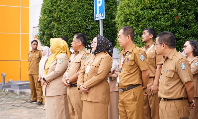 RSUD Andi Makkasau Gelar Apel Penganugerahan Pegawai Teladan dan Pelepasan Purna Tugas ASN
