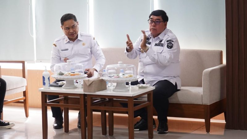 Pj Wali Kota Bangga Parepare PunyaLayanan Bedah Saraf di RS Hasri Ainun Habibie