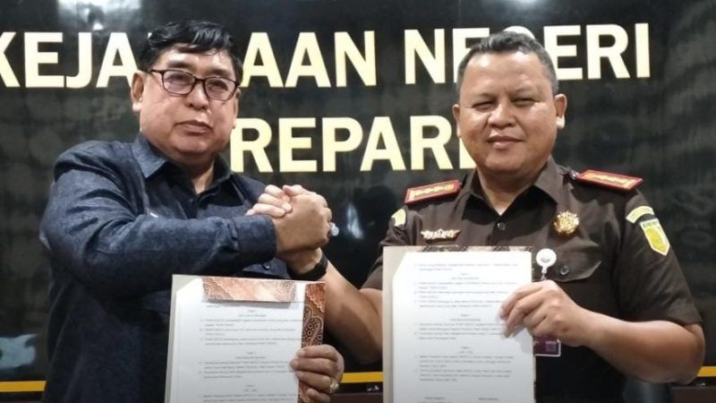Pemkot Parepare Serahkan Hibah Bangunan ke Kejari Senilai 2,3 M
