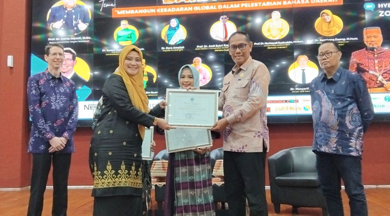 Pemkot Parepare Raih Dua Penghargaan di Bidang Pelestarian Bahasa Daerah