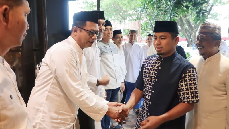 Jaga Silaturahmi dengan Warga, Wali Kota Tasming Hadiri 3 Undangan Buka Puasa
