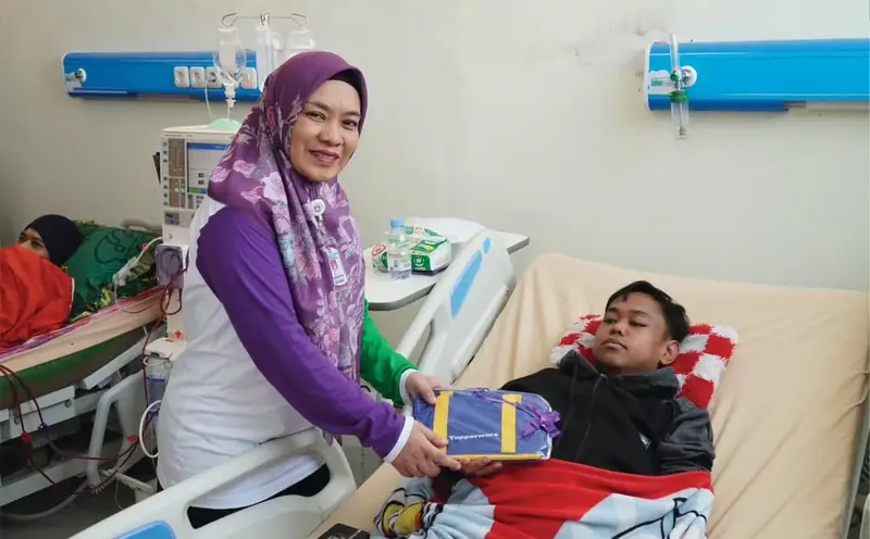 Hari Ginjal Sedunia, RSUD Andi Makkasau Bagikan Bingkisan ke Pasien