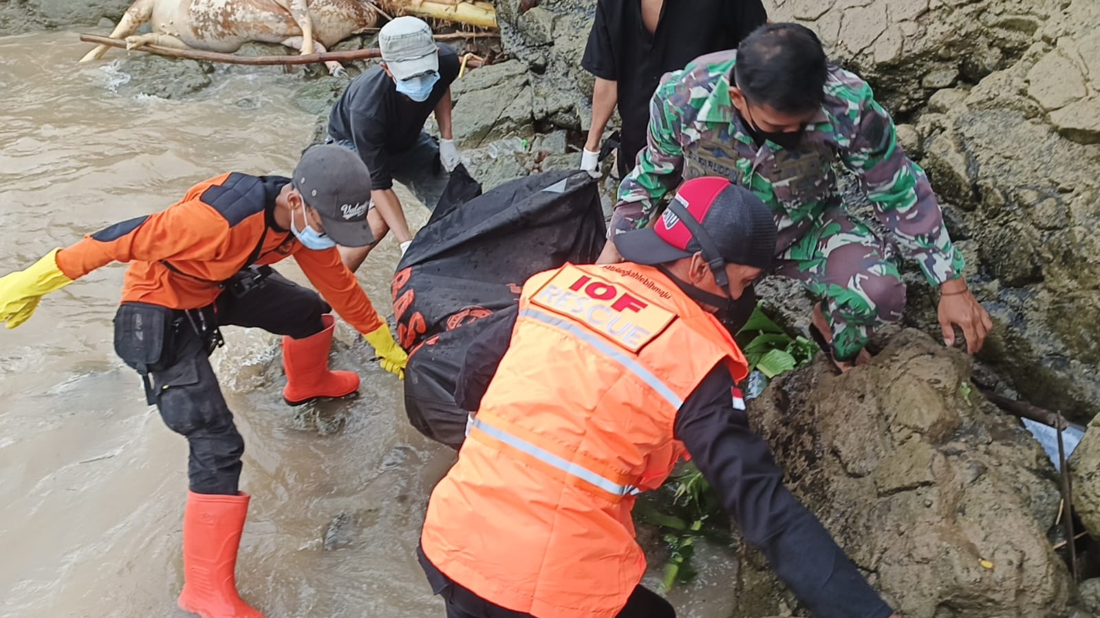 Hanyut di Sungai Saddang, Mayat Warga Enrekang Ditemukan di Pinrang