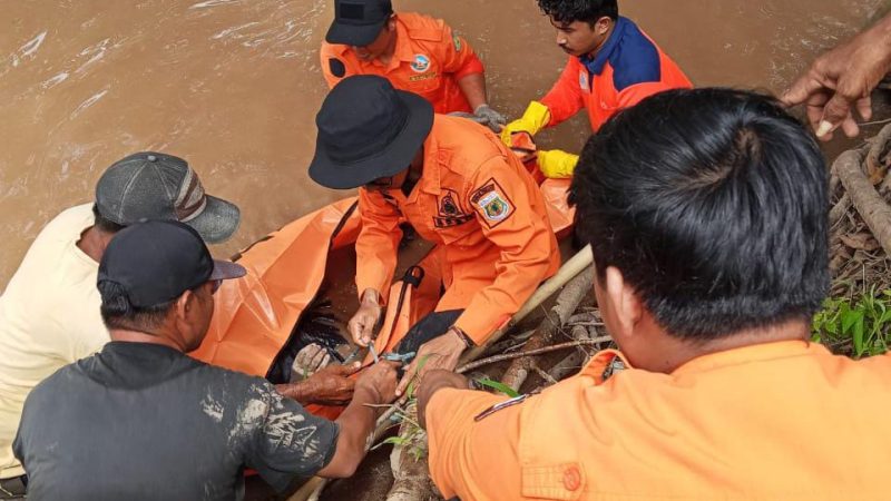 Mayat Wanita Dewasa Ditemukan Ngambang di Sungai Tonyamang Pinrang