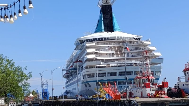 MS Artania Sandar di Pelabuhan Nusantara, Ratusan Turis Berkeliling Kota Parepare