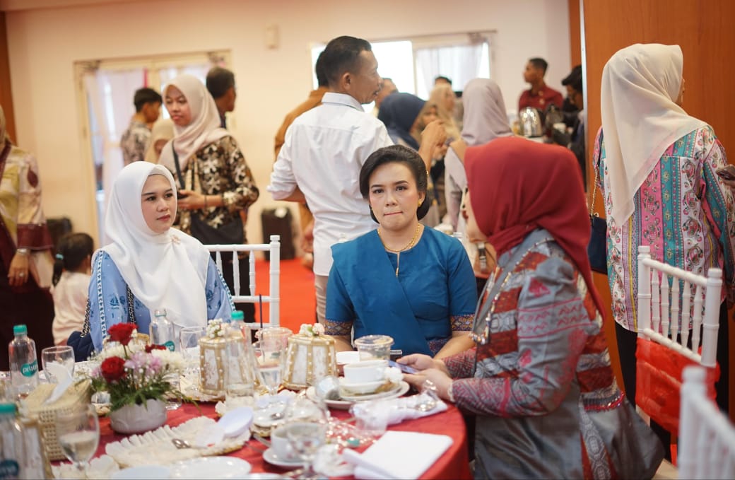 dr Andi Arfiah Tasming Hadiri Fashion Show Wastra dan Peluncuran RBI di Sulsel