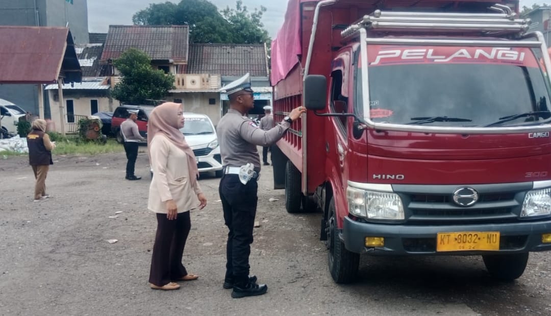 Satlantas Polres Parepare bersama Dispenda Sulsel Tertibkan Pajak Kendaraan Bermotor