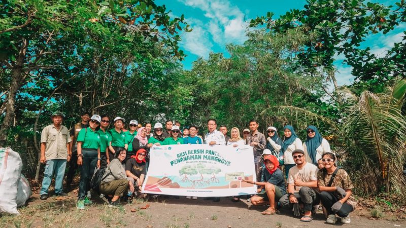 Aksi Bersih Pantai dan Penanaman Mangrove: Pertamina Bitung Gaungkan Semangat Pelestarian Lingkungan yang Inklusif