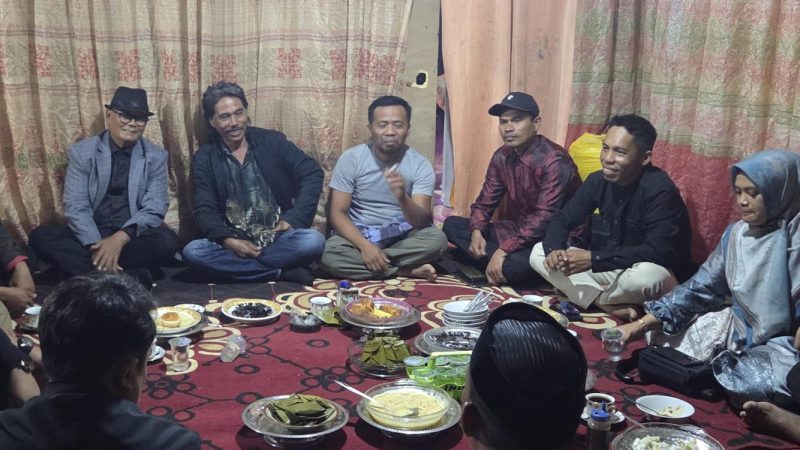 Lesehan bersama Warga Gossing, Anggota DPR RI Muslimin Bando Ungkap Pentingnya Literasi Pangan