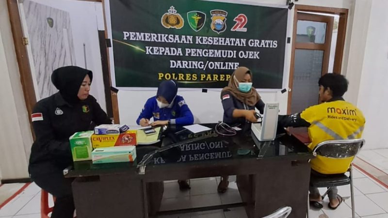 Polres Parepare Gelar Pemeriksaan Gratis untuk Driver Ojek Online Sambut Hari Bhayangkara ke-79