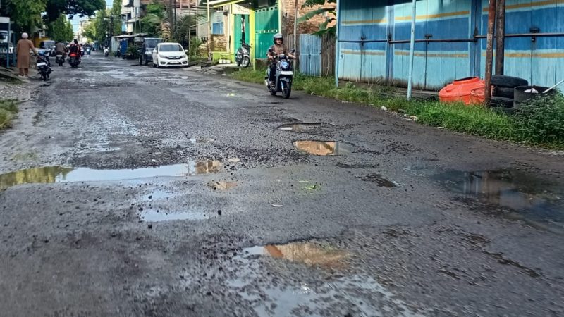 Butuh Perhatian Pemerintah, Kondisi Jalan Pattimura Pinrang Memprihatinkan