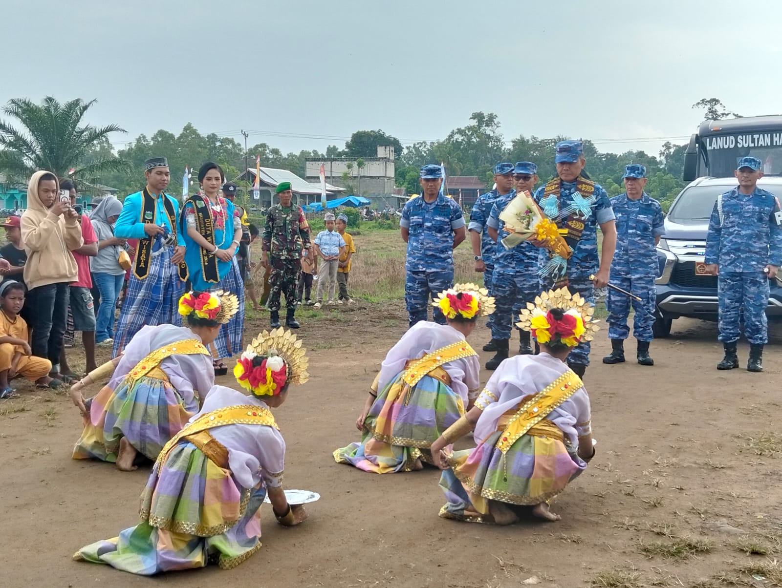 Ribuan Warga Padati Festival Dirgantara di Malimpung