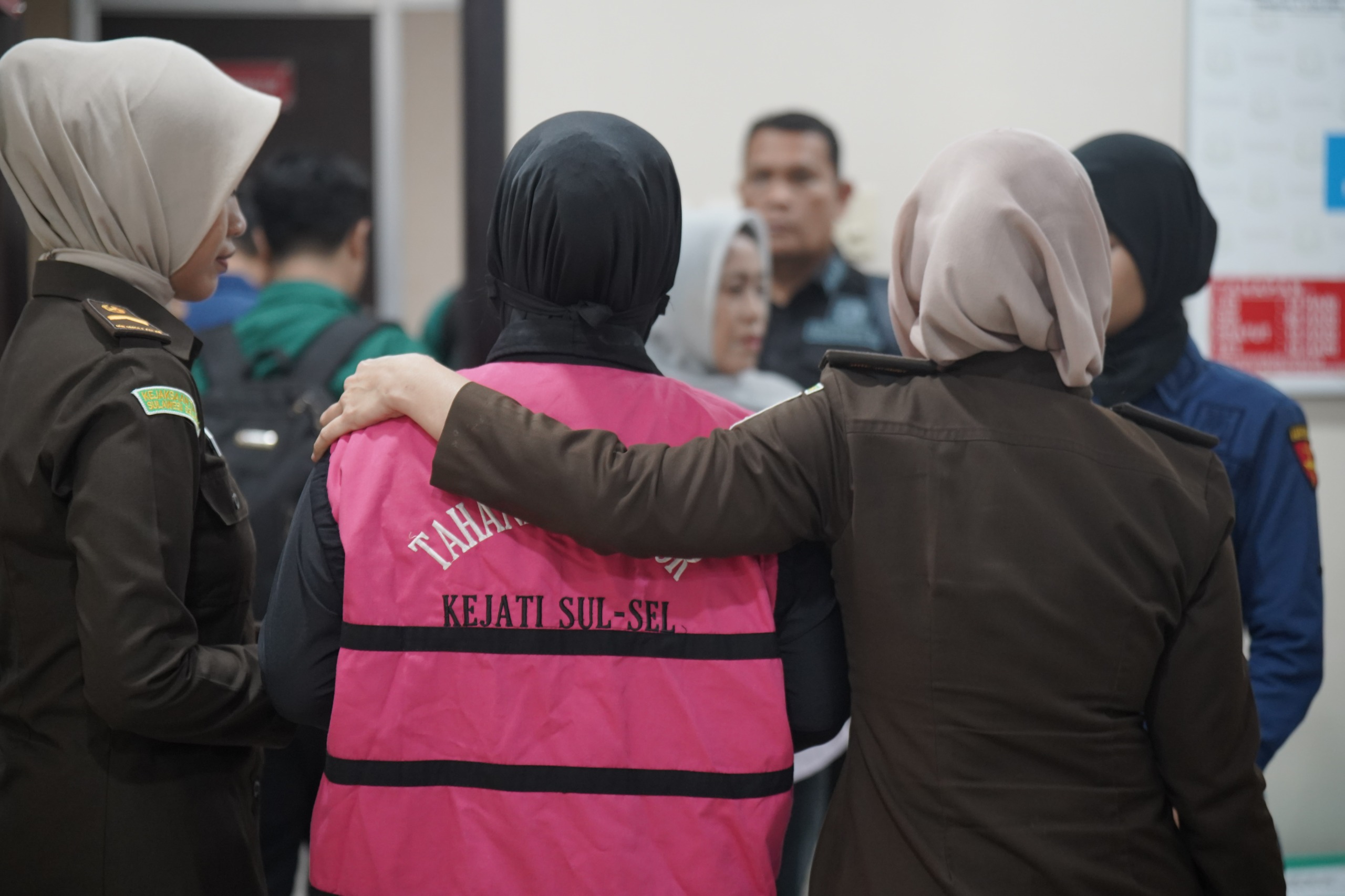 Kejati Sulsel Tahan 2 Tersangka Dugaan Korupsi Penyaluran Kredit Bank Makassar