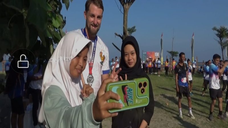 Pelari Prancis dan 700 Runner Sulsel Meriahkan Adhyaksa Trail In Beach Run Pinrang