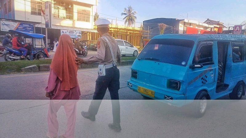 Melalui Strong Poin, Personil Polsek Bungoro Terus Tingkatkan Pengaturan di Jalan