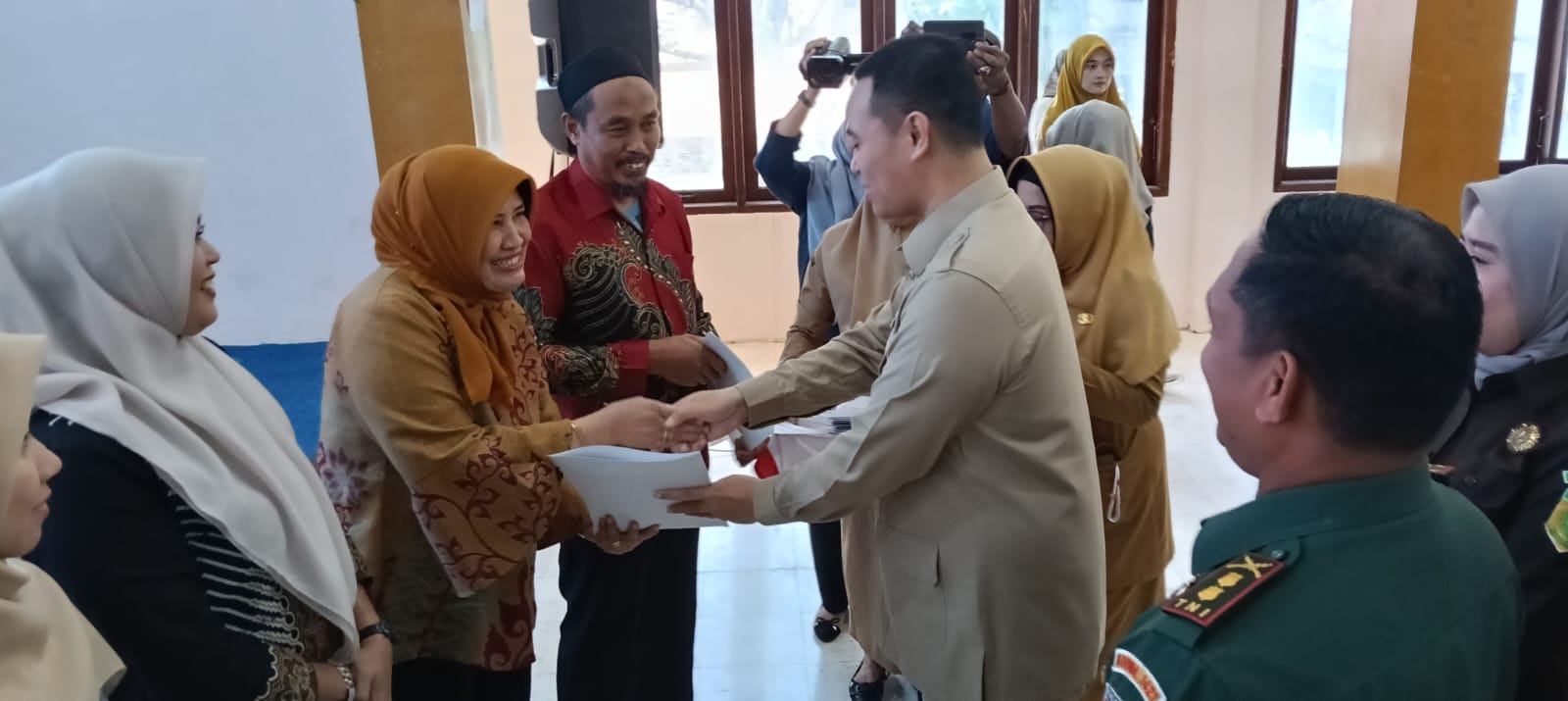 Forkopimda Pangkep Ikuti Peluncuran Kelembagaan Koperasi Desa/Kelurahan Merah Putih Serentak Secara Daring